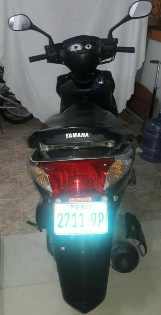 Vendo Moto Yamaha Seminueva