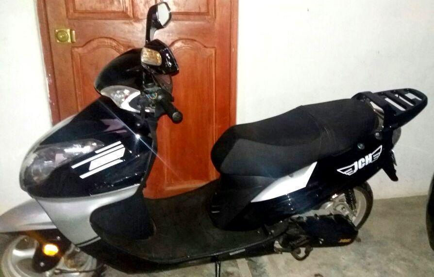 VENDO MOTO SCUTER JCH 150 COMO NUEVA, RECIEN ADQUIRIDA HACE 2 MESES S/.2400