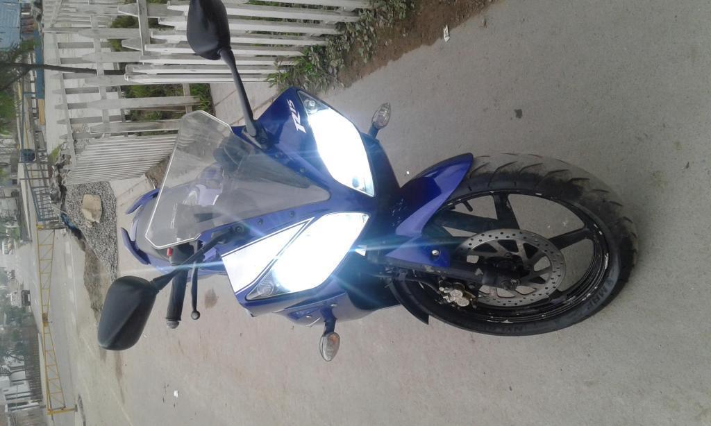 VENDO MI YAMAHA R15