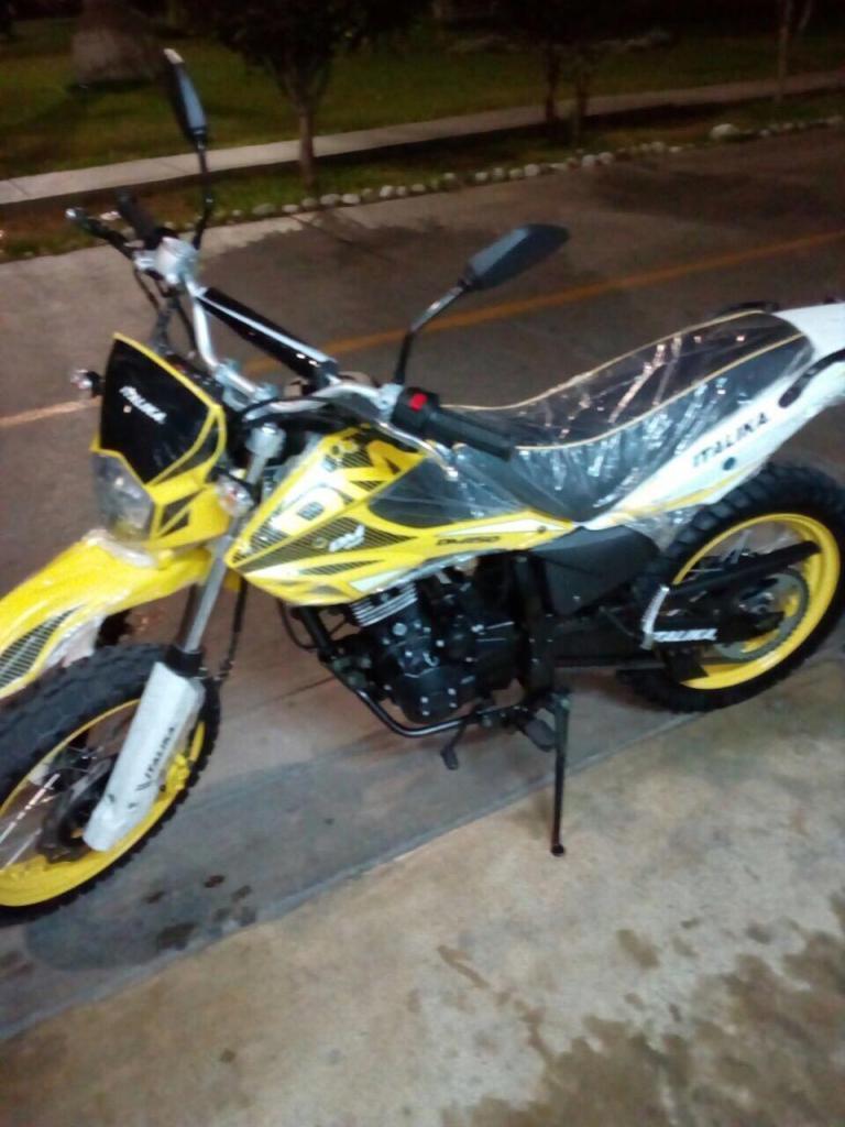 Vendo Moto Italika 150