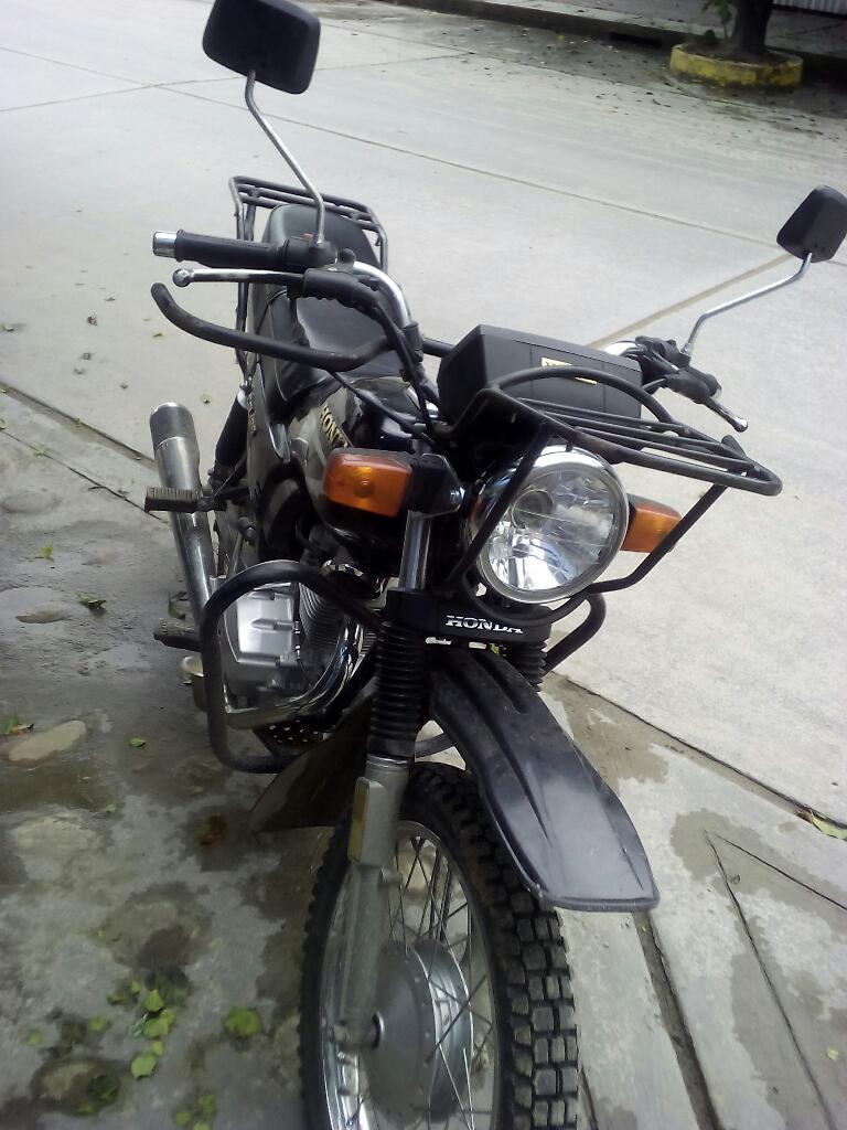 Vendo Una Moto Lineal