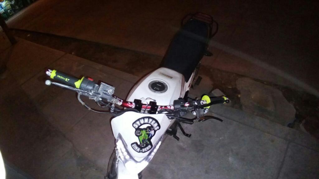 Moto Akt 150 con Soat Perfect para Stunt