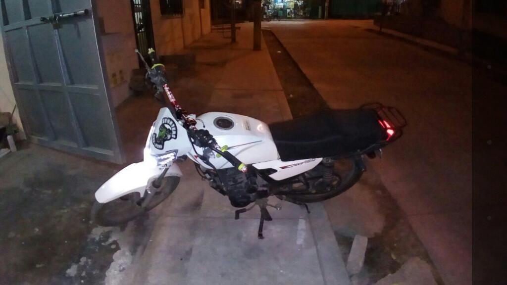 Moto Akt 150 con Soat Perfect para Stunt