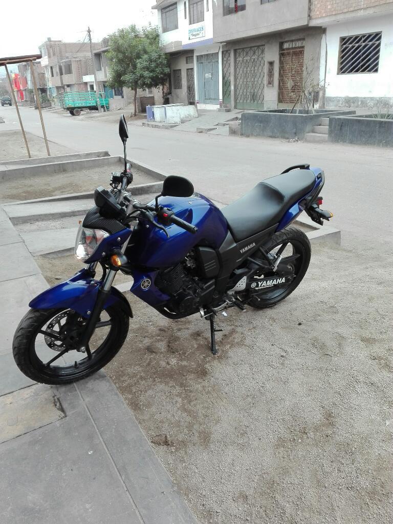 Moto Yamaha 2015
