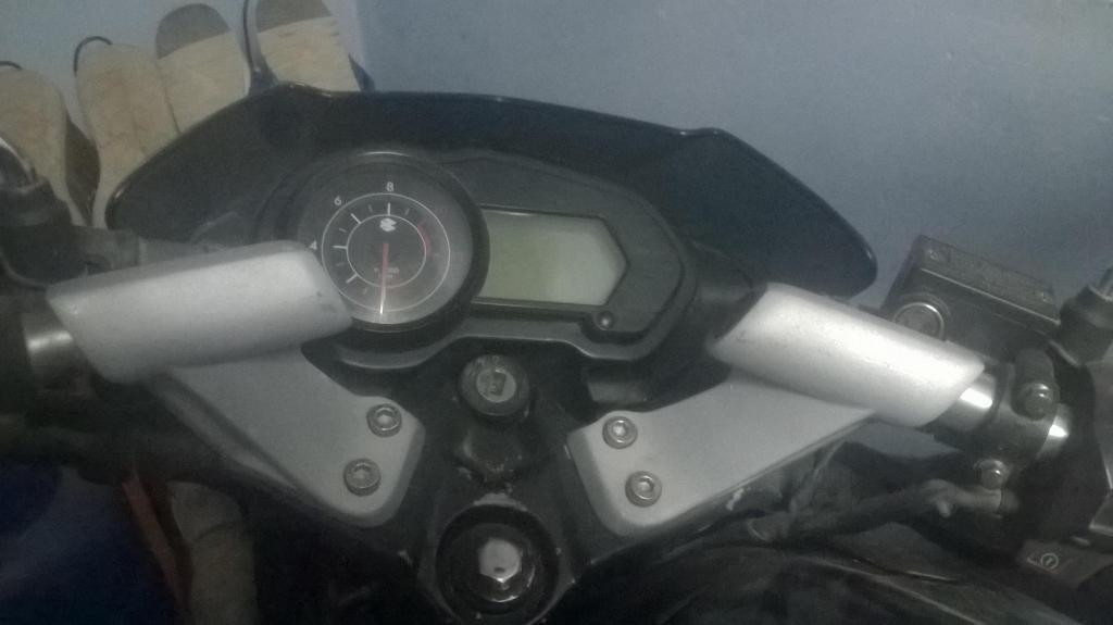 VENDO MOTO PULSAR 135 COLOR NEGRO ASOLO 3300 SOLES