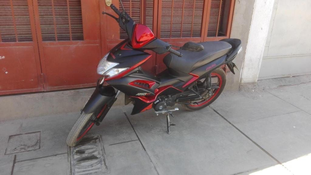 SE VENDE MOTO