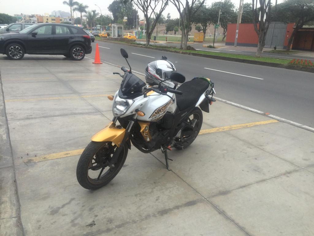 Moto Yamaha FZ 2015