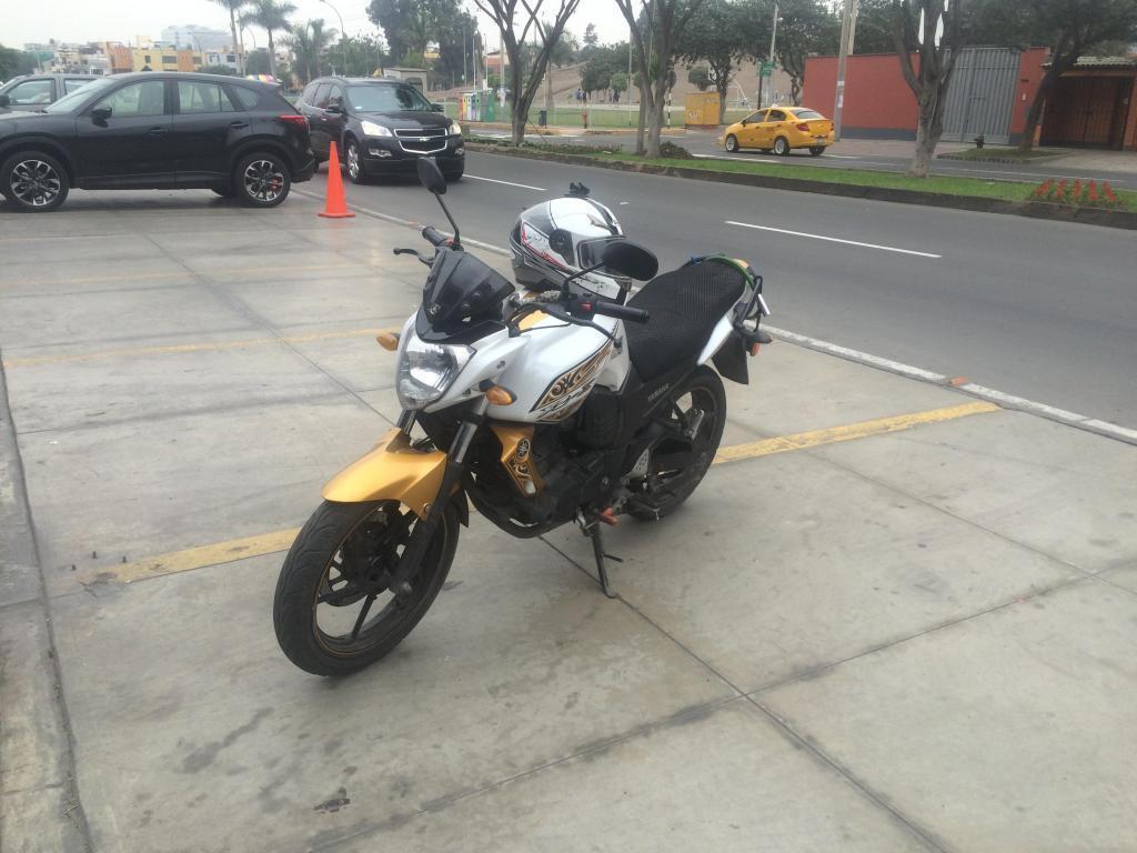 Moto Yamaha FZ 2015