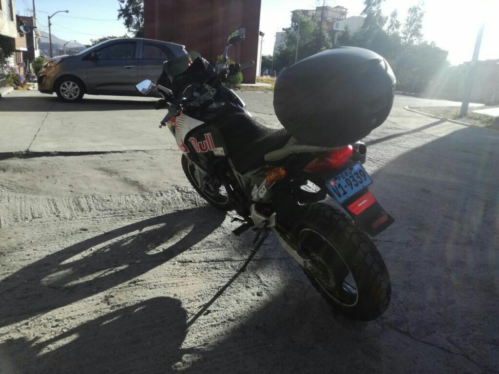 Remato Moto Viajera Camper 400cc