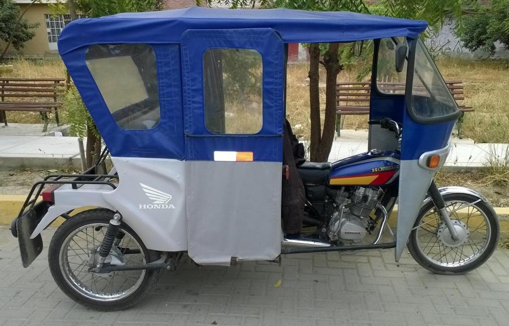 Vendo Mototaxi Honda . Horario de contacto: De 3 a 4 PM y de 8:30 a 11 PM