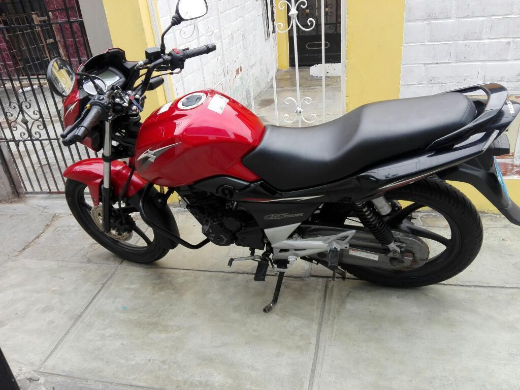 Moto Suzuki Roja