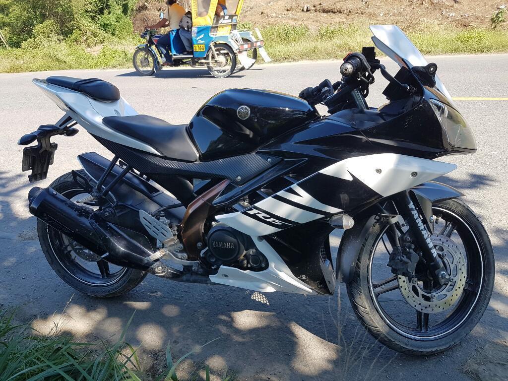 Vendo Yamaha R15