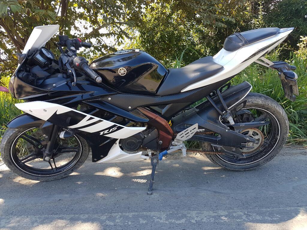 Vendo Yamaha R15