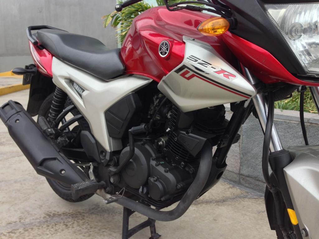 Moto Yamaha SZR 150