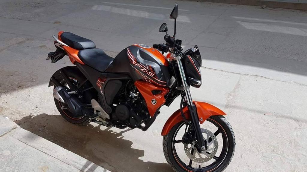 Moto Yamaha Fzs fi 2.0. Inyectada