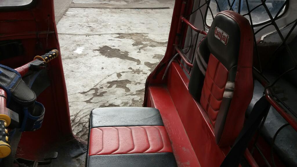 Vendo Moto Bajaj 2tiempos 2003