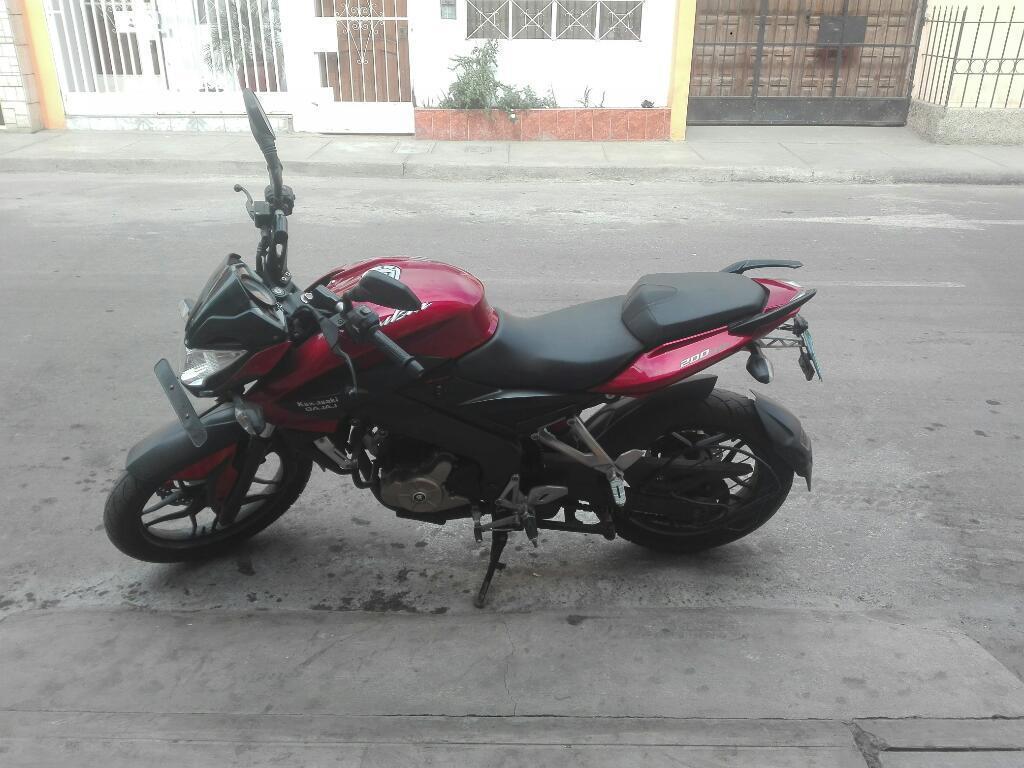 Hermosa Moto,año 2013 Excelente Estado