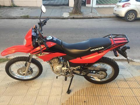 Vendo por viaje mi Honda XR 125 bien conservada con documentos en regla