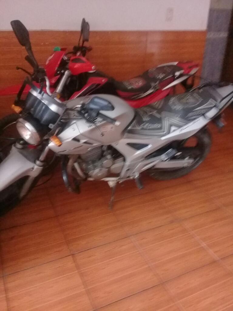 Moto Honda Twister