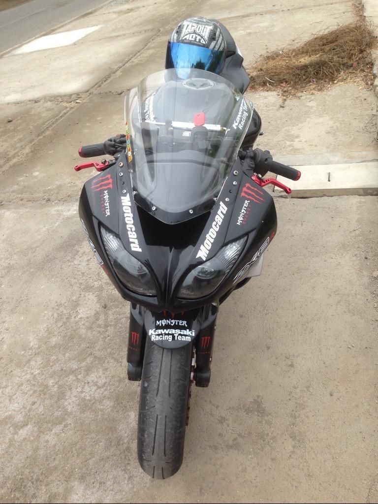 Moto Kawasaki Zx6R