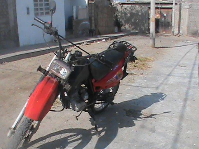 se vende una moto lineal marca konda