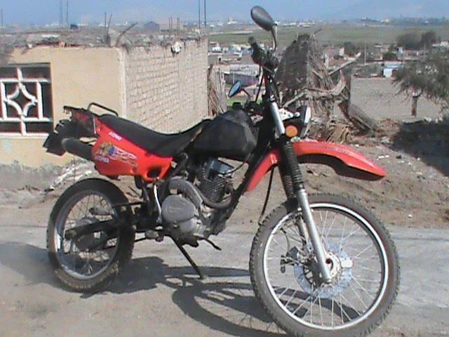 se vende una moto lineal marca konda