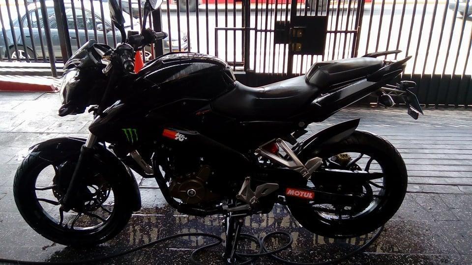 MOTO BAJAJ MODELO PULSAR 200NS DECAL AÑO 2015