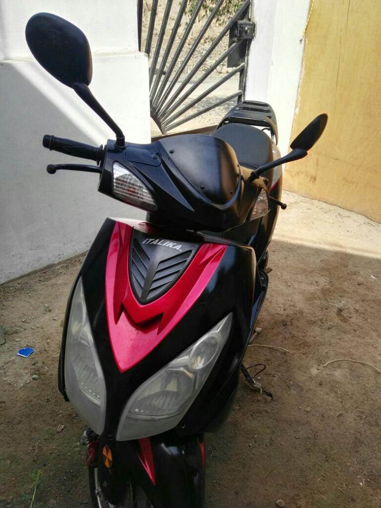 Moto Scooter Italika 150