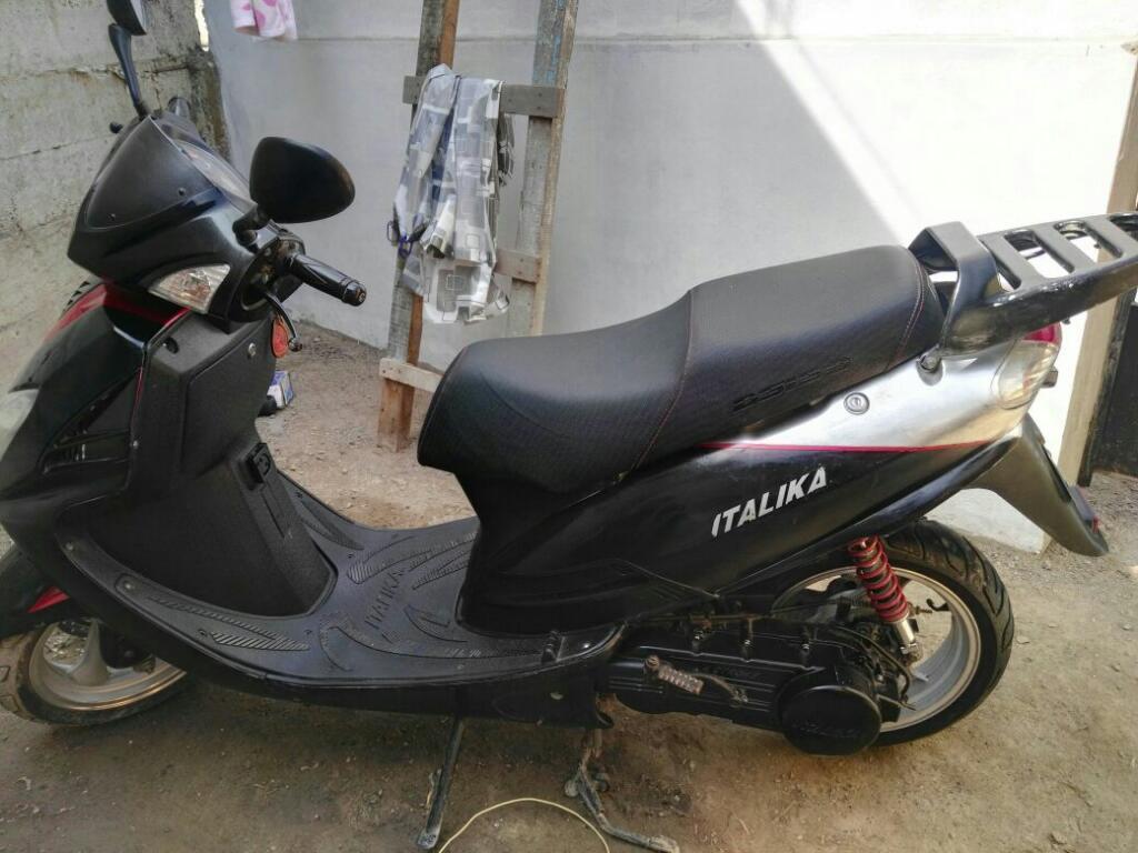Moto Scooter Italika 150