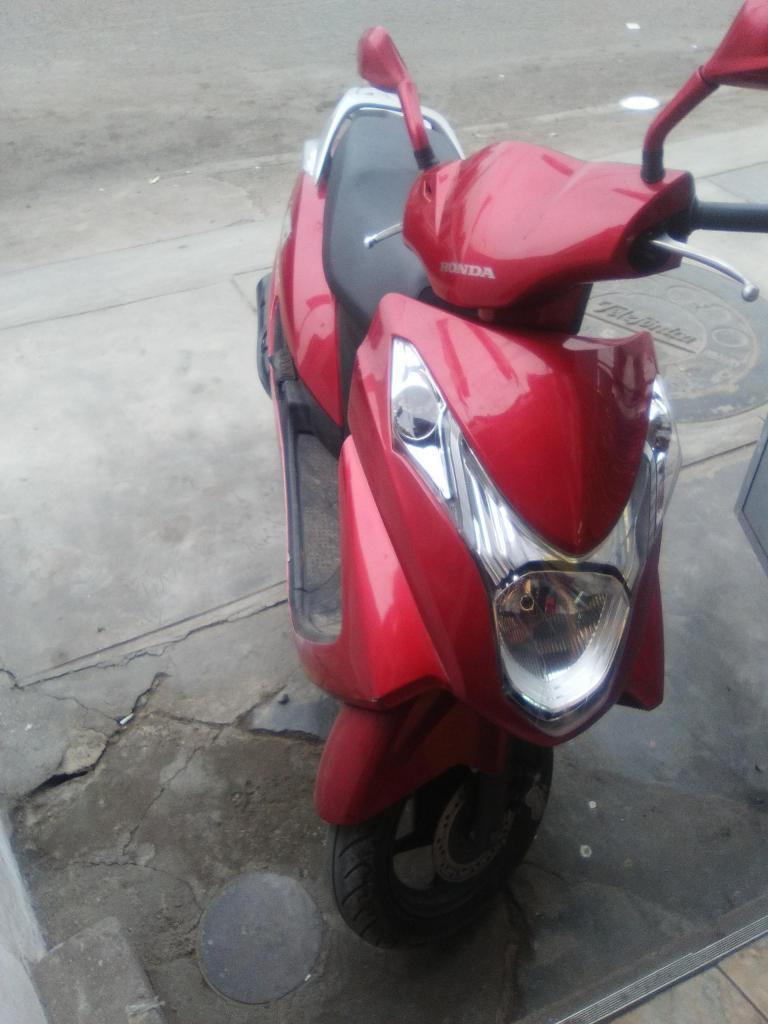 Moto marca honda modelo elite 125 año2016 km1530