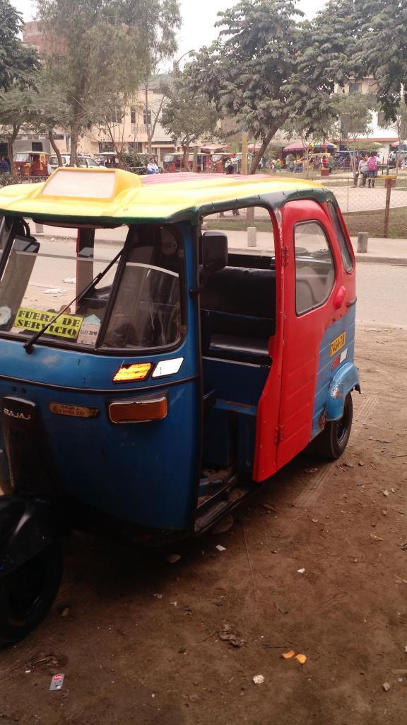 VENDO MI MOTO BAJAJ A GLP DEL AÑO 2010