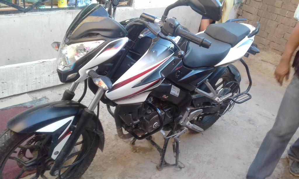 PULSAR 150 NS