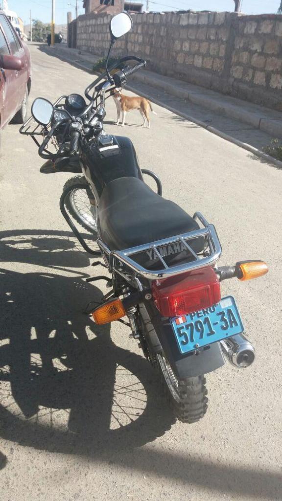 vendo una moto lineal yamaha