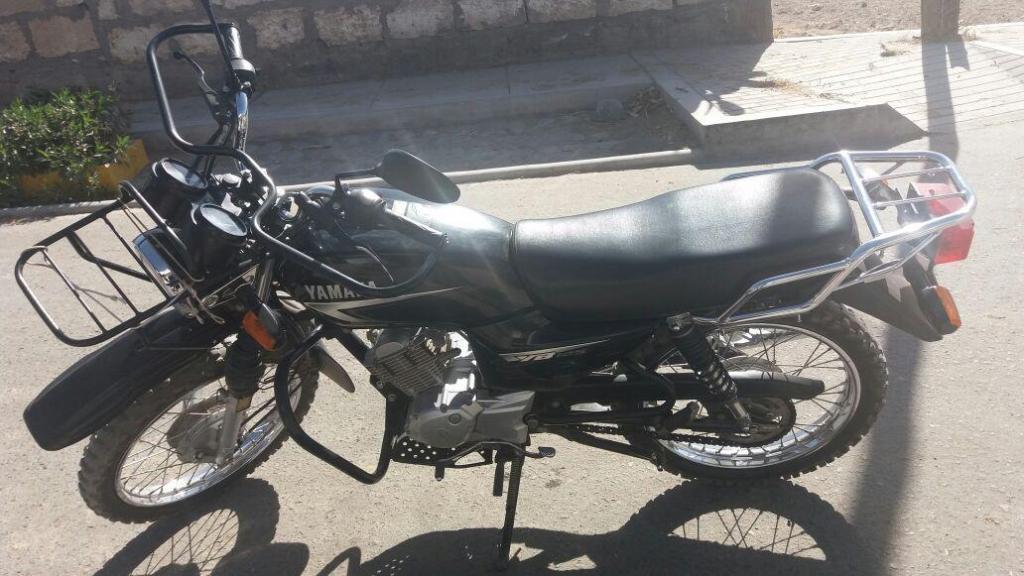 vendo una moto lineal yamaha