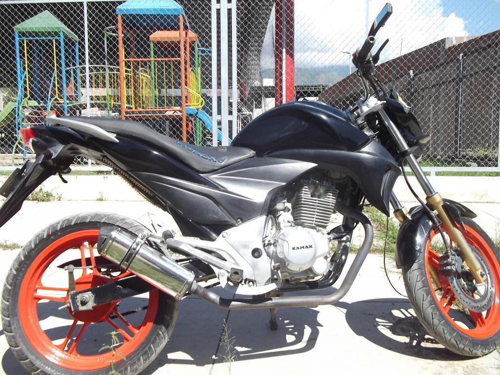 remato moto deportiva alta JAPONESA.marca KAMAX 200c.c igualita a la pulsar 200