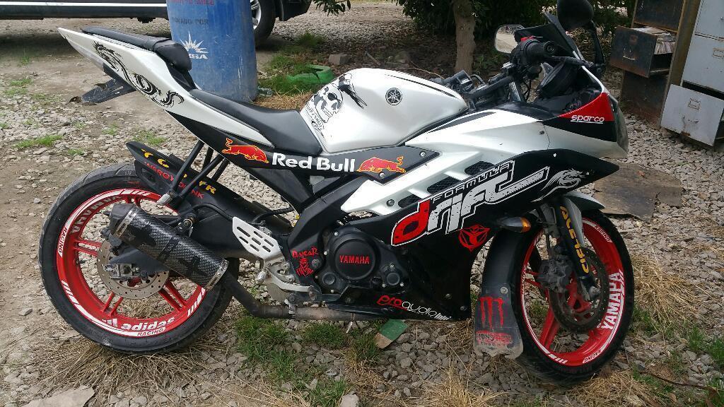 Moto Yamaha R15