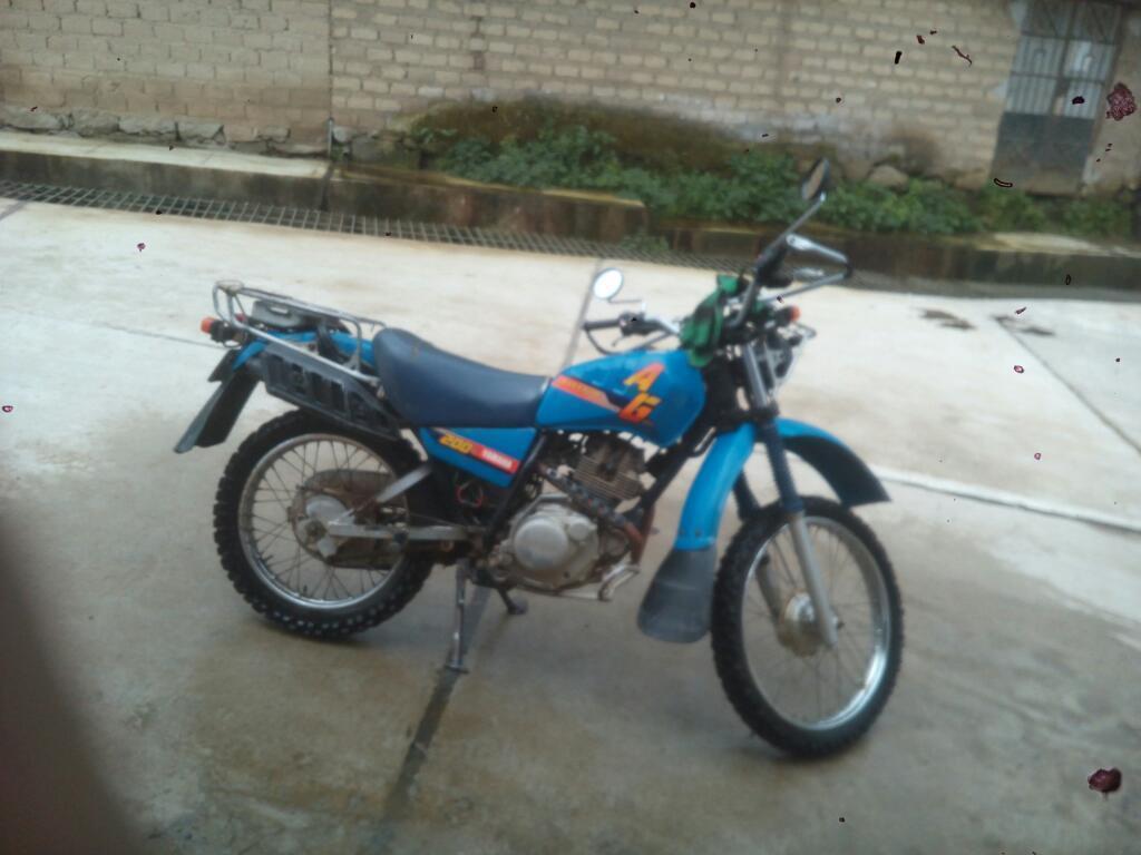 Vendo Moto Yamaha 200