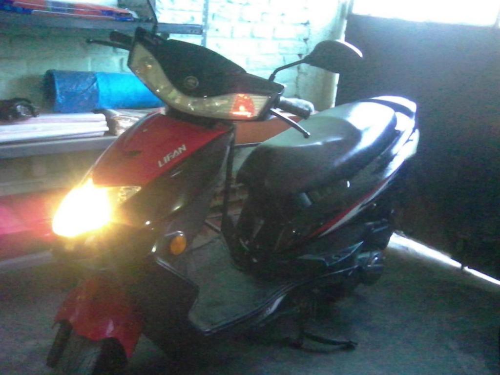 Se vende Moto SCooter Lifan 125