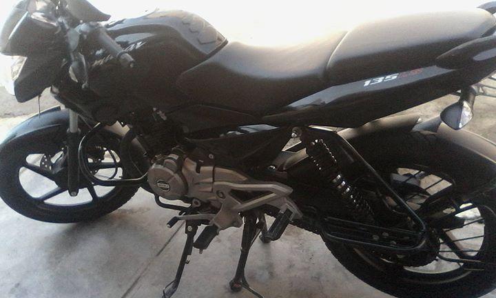 vendo linda moto casi nueva pulsar 135