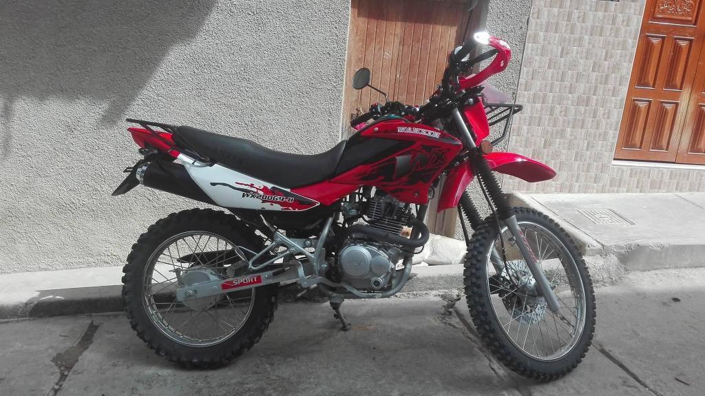 Moto roja WX200 YG8 2017