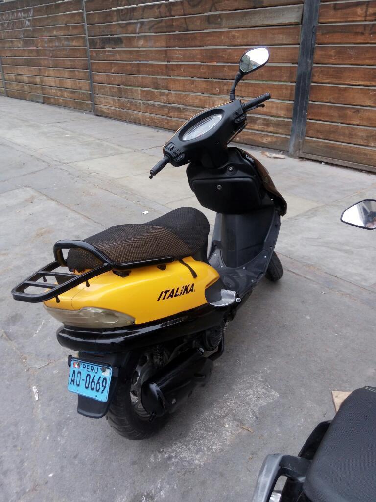 Moto Scooter Italika sin Soat a 1500