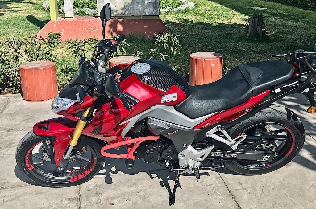 Vendo Honda Cb190R