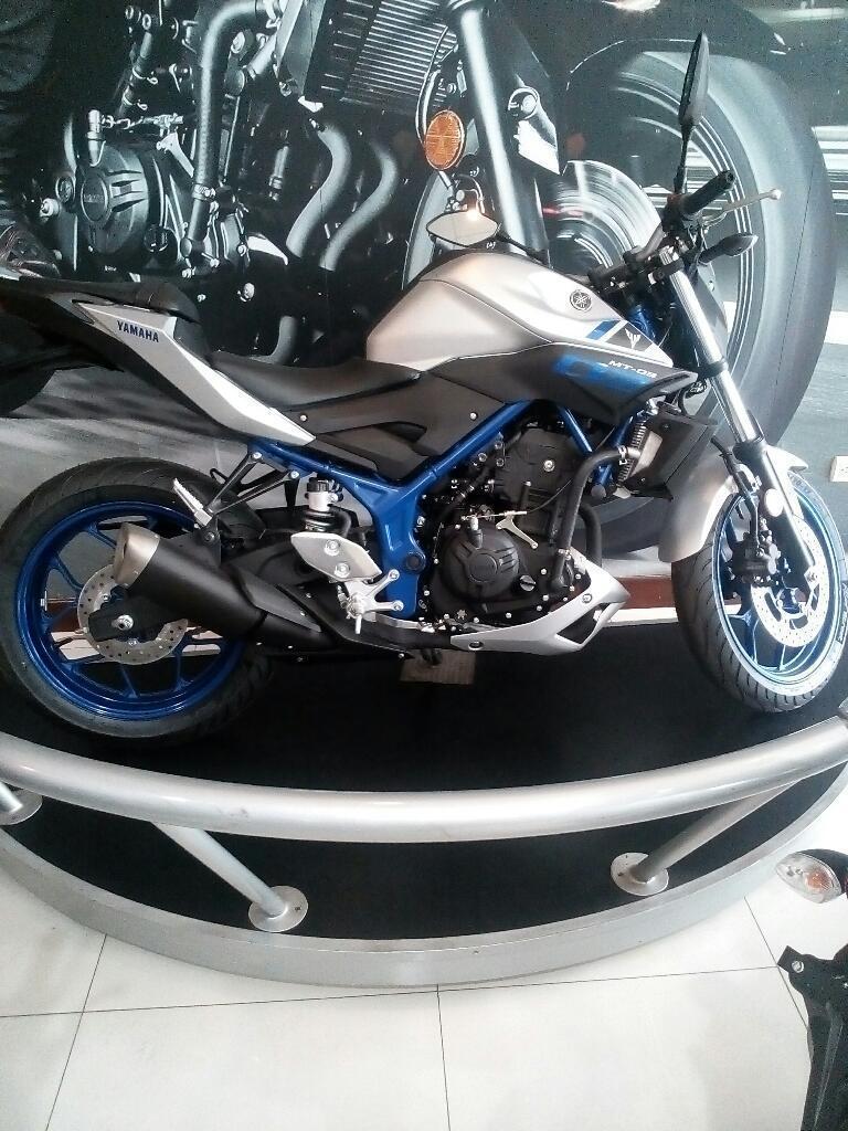 Moto Yamaha Mt 03