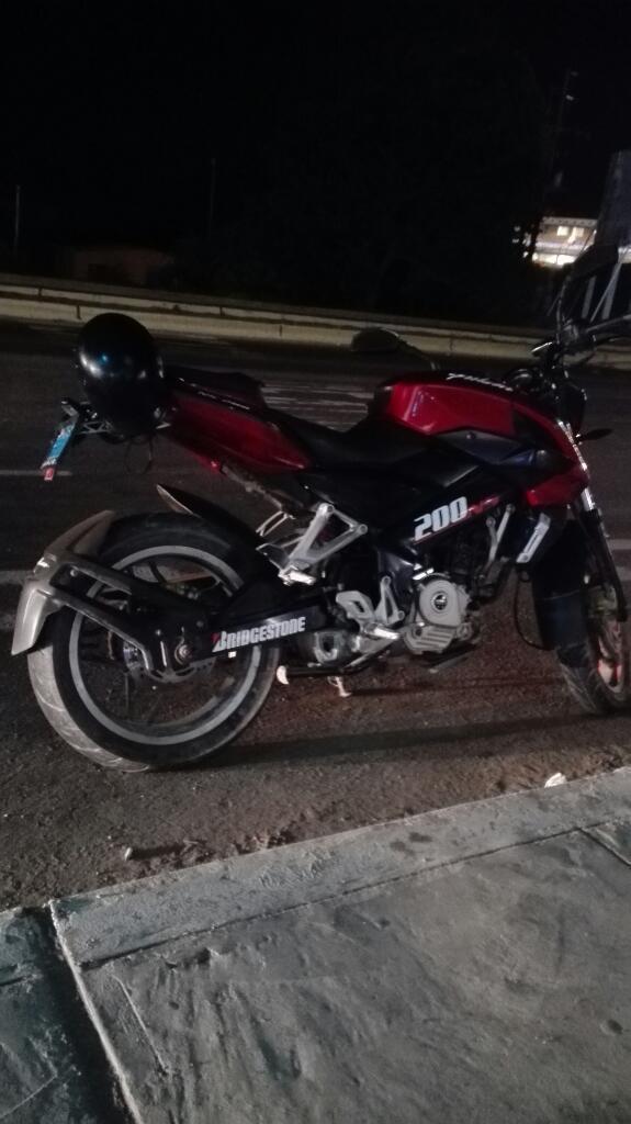 Moto Pulsar Ns200