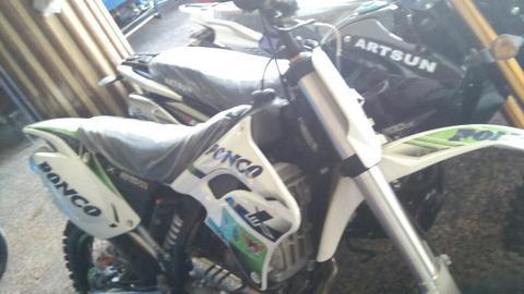 Motocicleta Ronco Cross 250