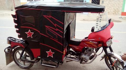 Vendo Mototaxi Color Negro con Rojo