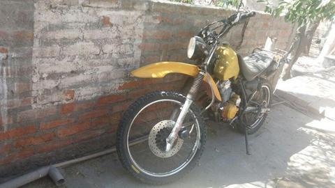 Vendo motocicleta lineal