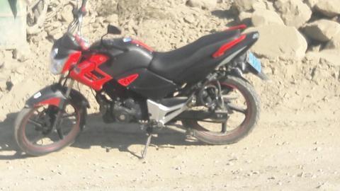 Vendo Moto Lineal Marca Italika 4 Meses