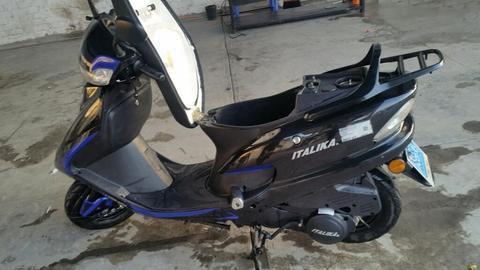 Vendo Moto Italika Seminueva