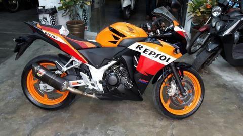 Vendo Moto Honda Cbr250r modelo REPSOL